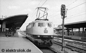 The E 03 004 with single ventilation grids on both sides | Photo: Kurt Slch, June 1965, Munich