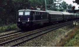 E 10 281 with double front and rear signals | Photo: H.H.U. Konijnendijk