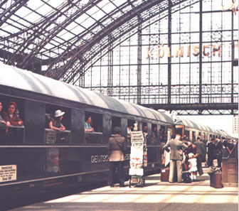 F 164 Rheingold-Express in Keulen Hbf op 20 mei 1951 | Foto: Helmut Suberlich